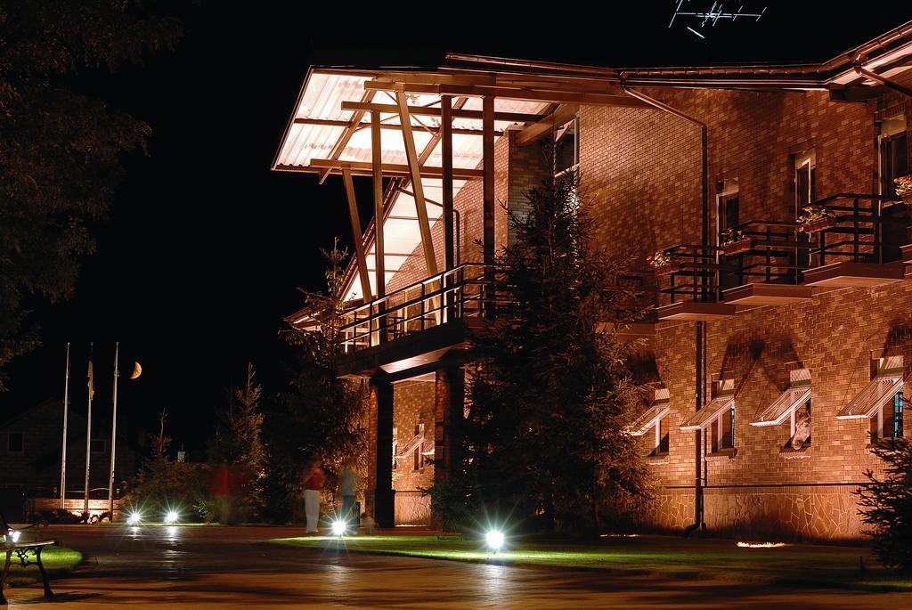 Protsev Park-Hotel Butenko Stable מראה חיצוני תמונה