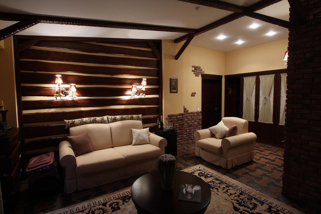 Protsev Park-Hotel Butenko Stable מראה חיצוני תמונה