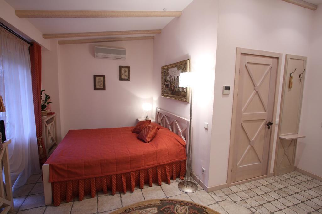 Protsev Park-Hotel Butenko Stable מראה חיצוני תמונה