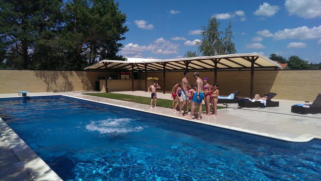 Protsev Park-Hotel Butenko Stable מראה חיצוני תמונה